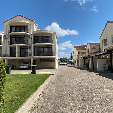 City Ville Apartments And Motel Rockhampton Bagian luar foto